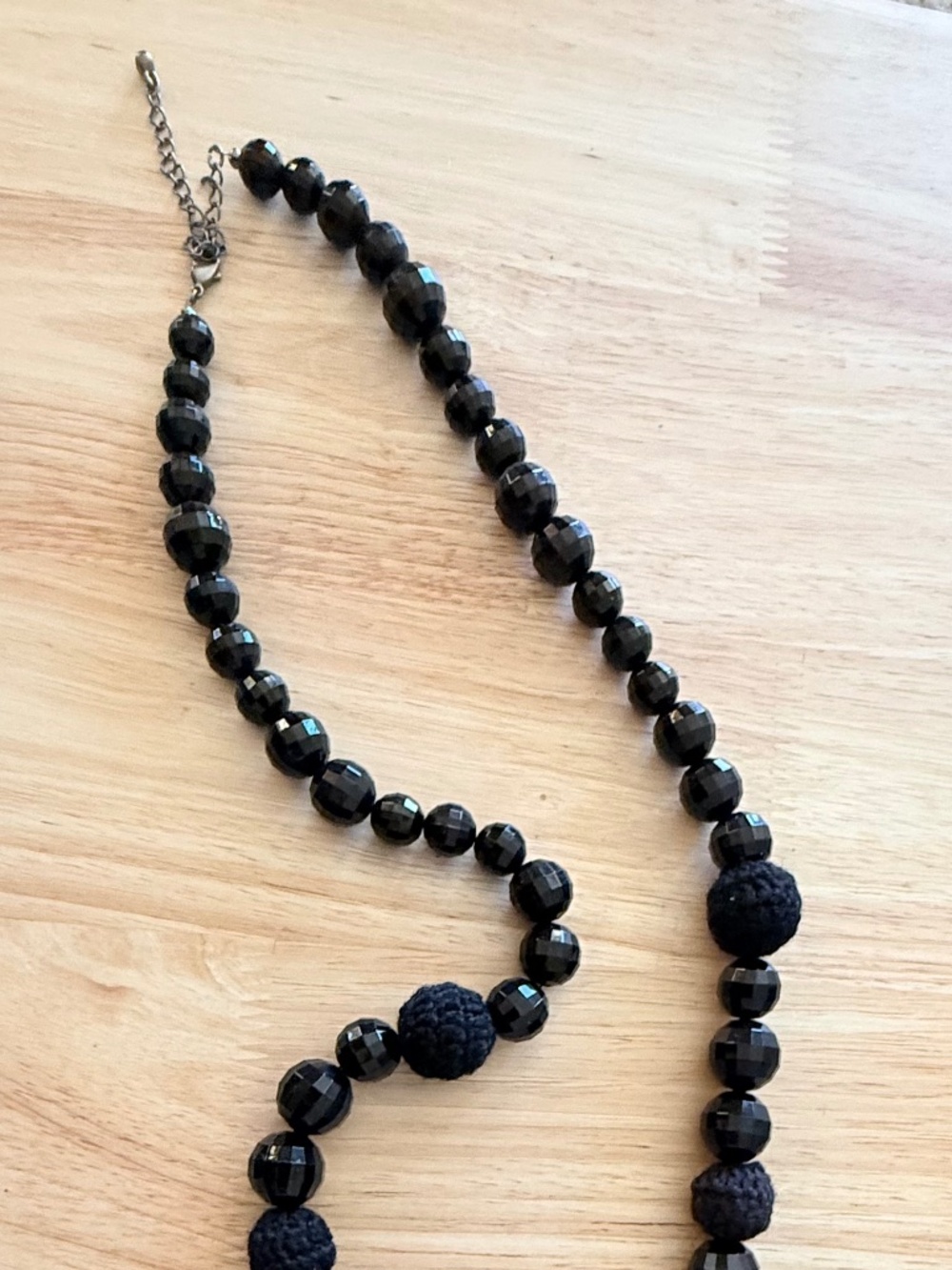 Vintage Black Beaded Long Necklace - Picture 5 of 6